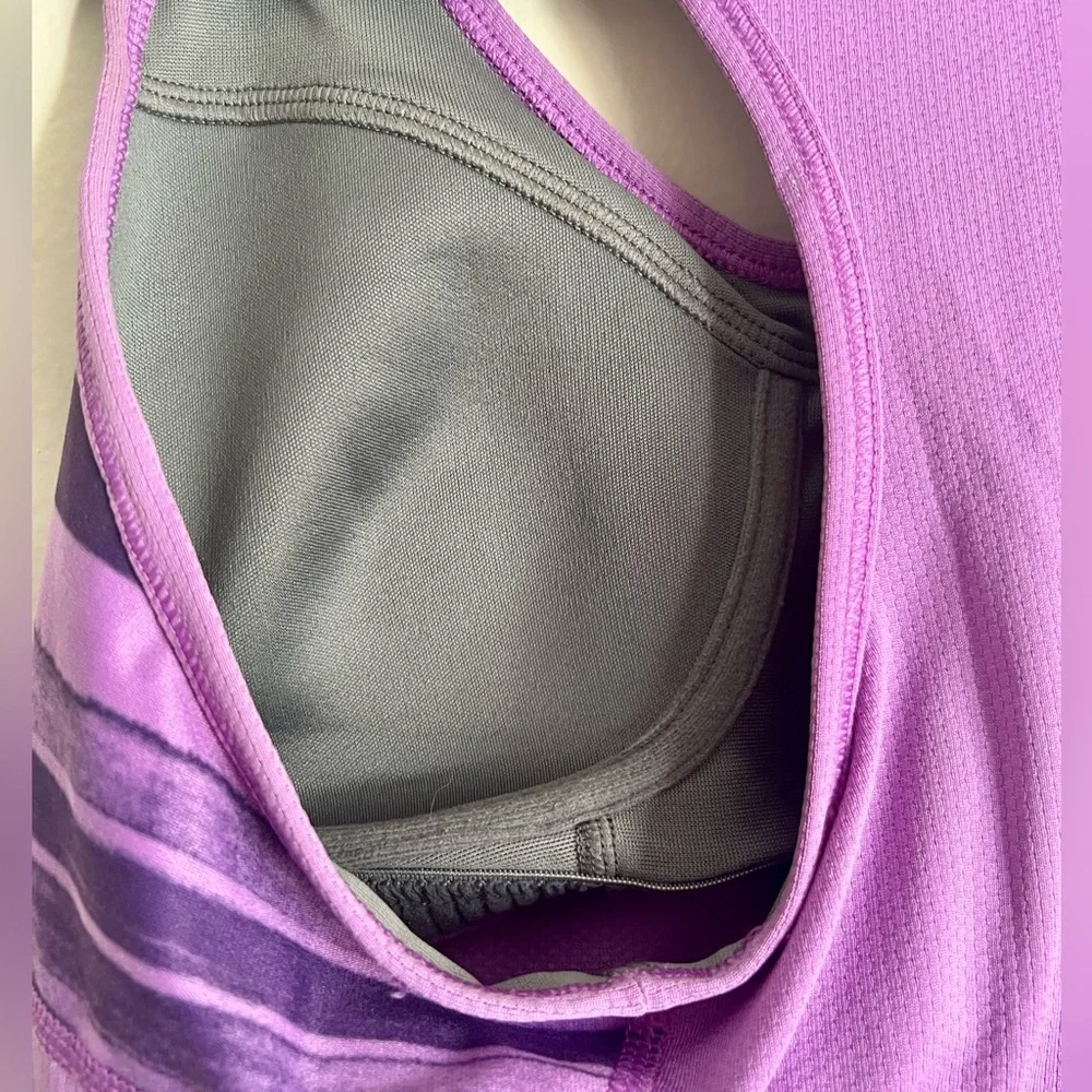 Nike Dri-Fit racerback tank w/ built-in bra support - size small